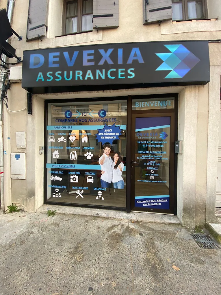 Devanture de l'Agence Clemenceau à Carpentras